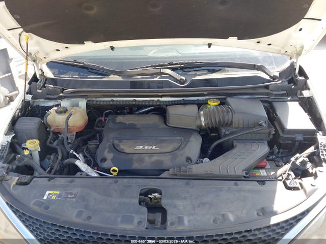 44513056 :رقم المزاد ، 2C4RC1CGXJR158561 vin ، 2018 Chrysler Pacifica Lx مزاد بيع