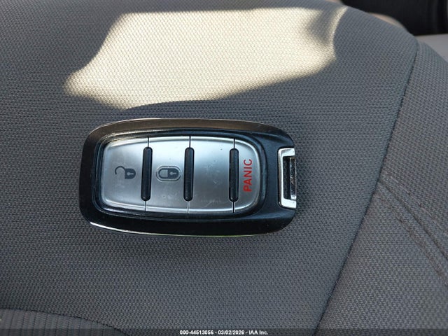 44513056 :رقم المزاد ، 2C4RC1CGXJR158561 vin ، 2018 Chrysler Pacifica Lx مزاد بيع
