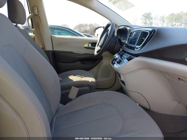 44513056 :رقم المزاد ، 2C4RC1CGXJR158561 vin ، 2018 Chrysler Pacifica Lx مزاد بيع