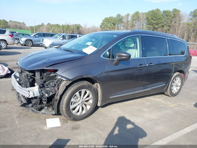 Aukcja sprzedaży 2018 Chrysler Pacifica Touring L Plus, vin: 2C4RC1EG7JR136384, numer aukcji: 44513199