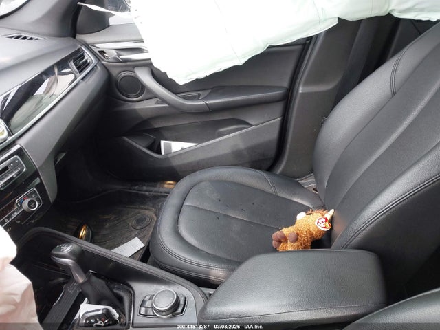 2016 BMW X1 WBXHT3C36GP883754 Photo 4