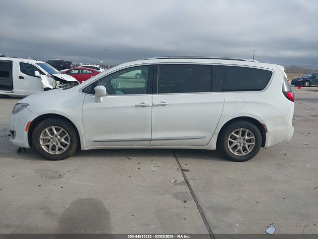 Продажа на аукционе авто 2020 Chrysler Pacifica Touring L, vin: 2C4RC1BG5LR279244, номер лота: 44513320