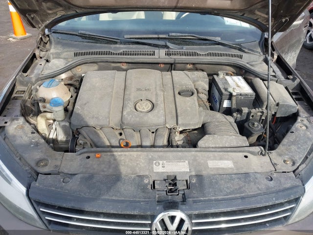 44513321 :رقم المزاد ، 3VWDP7AJ5DM295092 vin ، 2013 Volkswagen Jetta 2.5l Se مزاد بيع