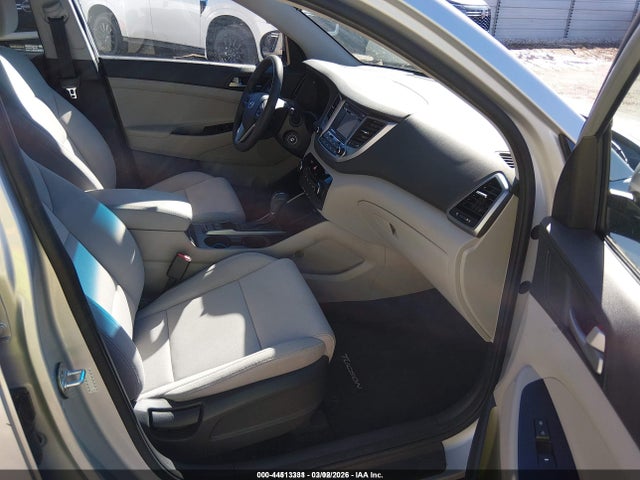 Hyundai TUCSON SE 2018 KM8J23A4XJU656245 Image 5