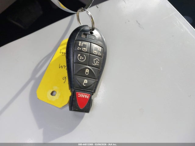 Продажа на аукционе авто 2016 Chrysler Town & Country Touring-l Anniversary Edition, vin: 2C4RC1CG3GR104270, номер лота: 44513369