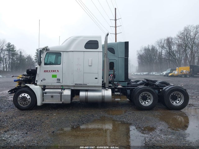 44513387 :رقم المزاد ، 5KJJBHDR2MLMJ2675 vin ، 2021 Western Star 5700 Xe Set Back Axle W/sleeper مزاد بيع