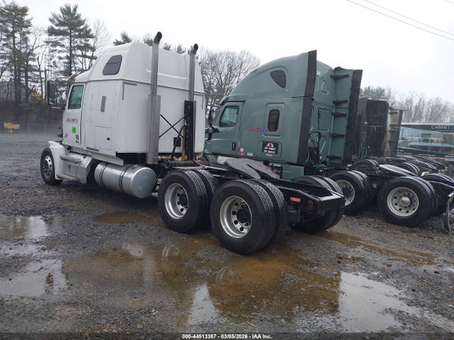 44513387 :رقم المزاد ، 5KJJBHDR2MLMJ2675 vin ، 2021 Western Star 5700 Xe Set Back Axle W/sleeper مزاد بيع
