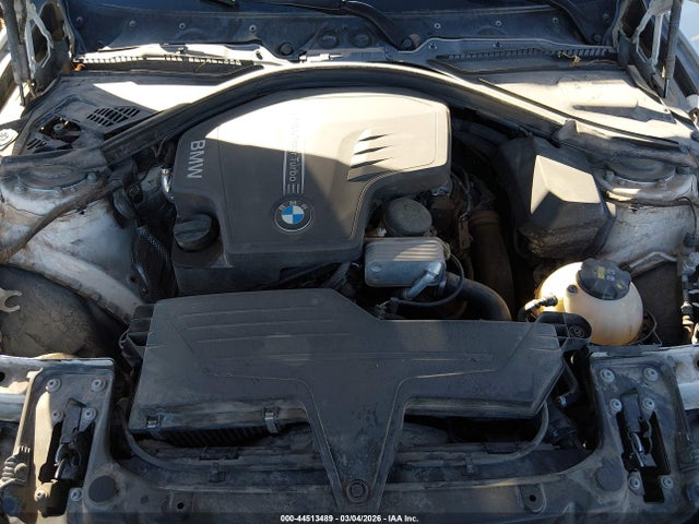 WBA8E1G36HNU18617 BMW 320i