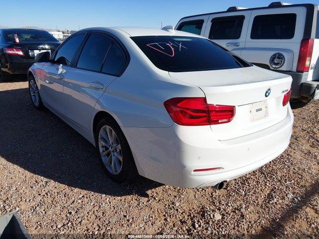 WBA8E1G36HNU18617 BMW 320i