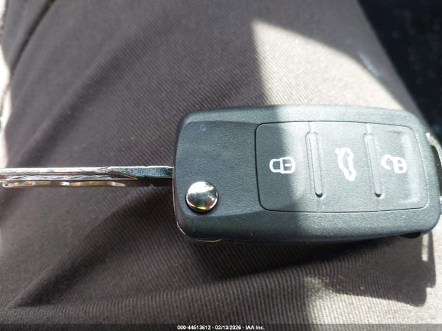 Продажа на аукционе авто 2012 Volkswagen Passat 2.5l Se, vin: 1VWBH7A38CC063298, номер лота: 44513612