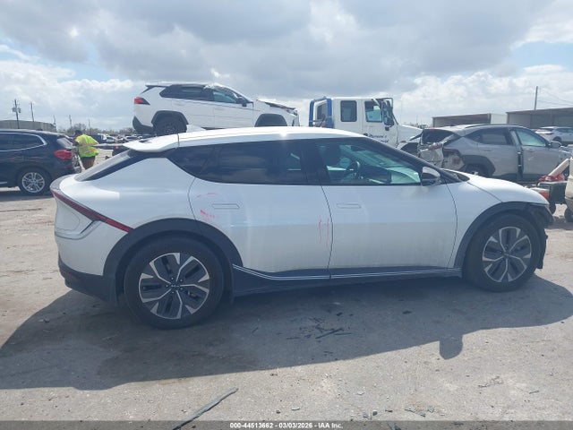 KNDC34LB1N5045080 KIA EV6 LIGHT
