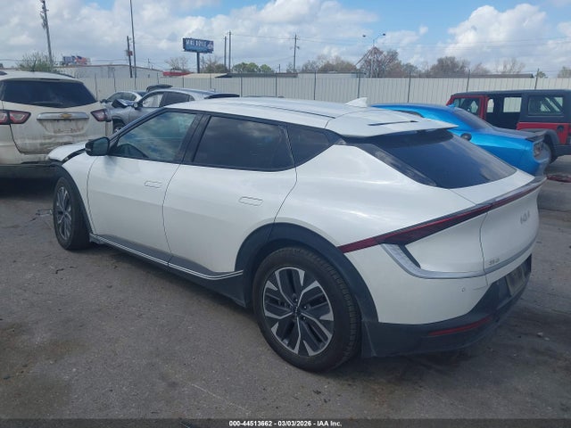 2022 KIA EV6 KNDC34LB1N5045080 Photo 2