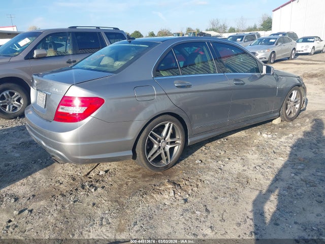 2012 Mercedes-benz C 300 Sport 4matic მანქანა იყიდება აუქციონზე, vin: WDDGF8BB7CR227007, აუქციონის ნომერი: 44513674