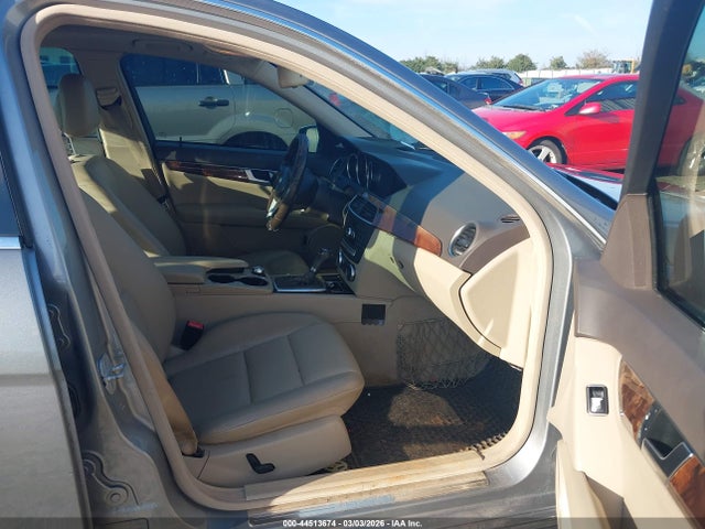 2012 Mercedes-benz C 300 Sport 4matic მანქანა იყიდება აუქციონზე, vin: WDDGF8BB7CR227007, აუქციონის ნომერი: 44513674