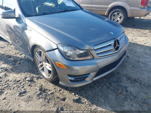 2012 Mercedes-benz C 300 Sport 4matic მანქანა იყიდება აუქციონზე, vin: WDDGF8BB7CR227007, აუქციონის ნომერი: 44513674
