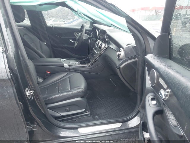 44513690 :رقم المزاد ، W1N0G8EB5NV327937 vin ، 2022 Mercedes-benz Glc 300 4matic Suv مزاد بيع