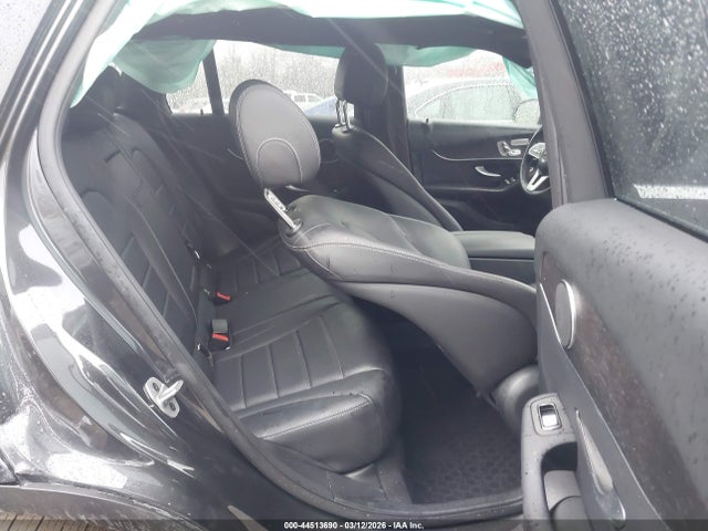 44513690 :رقم المزاد ، W1N0G8EB5NV327937 vin ، 2022 Mercedes-benz Glc 300 4matic Suv مزاد بيع