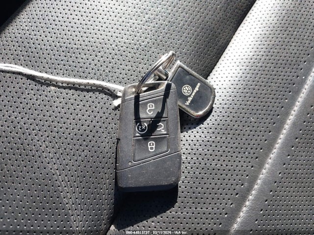 2021 VOLKSWAGEN ATLAS 1V2TR2CA7MC521738 Photo 10