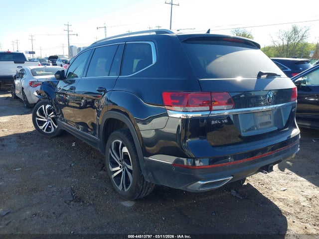 2021 VOLKSWAGEN ATLAS 1V2TR2CA7MC521738 Photo 2