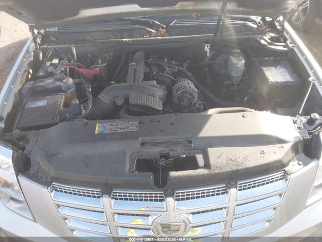 2010 Cadillac Escalade Ext Luxury მანქანა იყიდება აუქციონზე, vin: 3GYVKMEFXAG221715, აუქციონის ნომერი: 44513807
