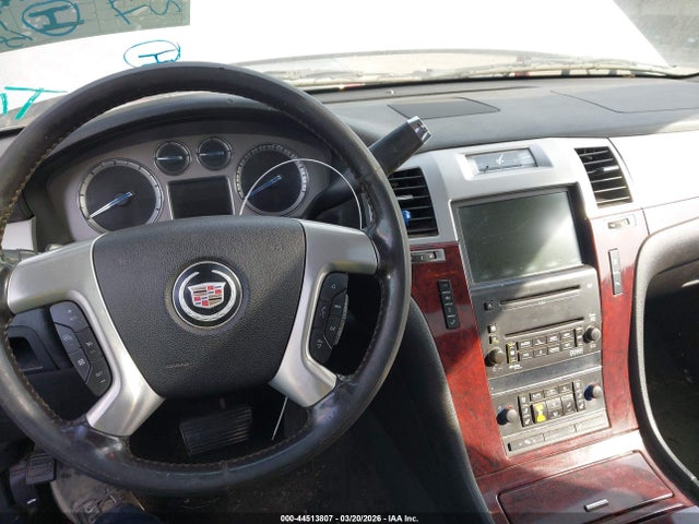2010 Cadillac Escalade Ext Luxury მანქანა იყიდება აუქციონზე, vin: 3GYVKMEFXAG221715, აუქციონის ნომერი: 44513807