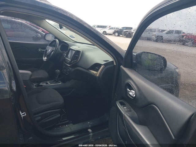 1C4PJLCS6GW287488 Jeep Cherokee 75th Anniversary