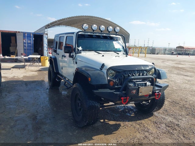 44513831 :رقم المزاد ، 1J4BA3H17AL105150 vin ، 2010 Jeep Wrangler Unlimited Sport مزاد بيع