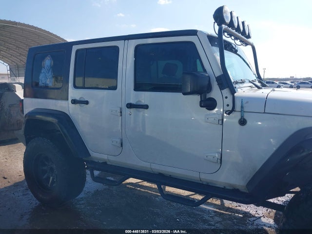 44513831 :رقم المزاد ، 1J4BA3H17AL105150 vin ، 2010 Jeep Wrangler Unlimited Sport مزاد بيع