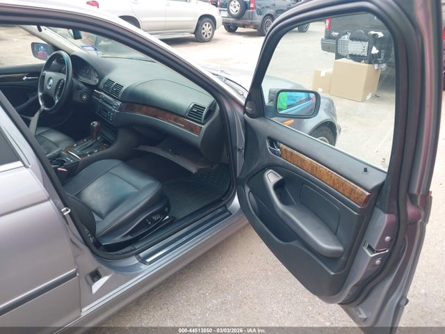 Продажа на аукционе авто 2005 Bmw 330i, vin: WBAEV53465KM38873, номер лота: 44513850