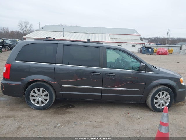 44513928 :رقم المزاد ، 2C4RC1BG0GR301883 vin ، 2016 Chrysler Town & Country Touring مزاد بيع