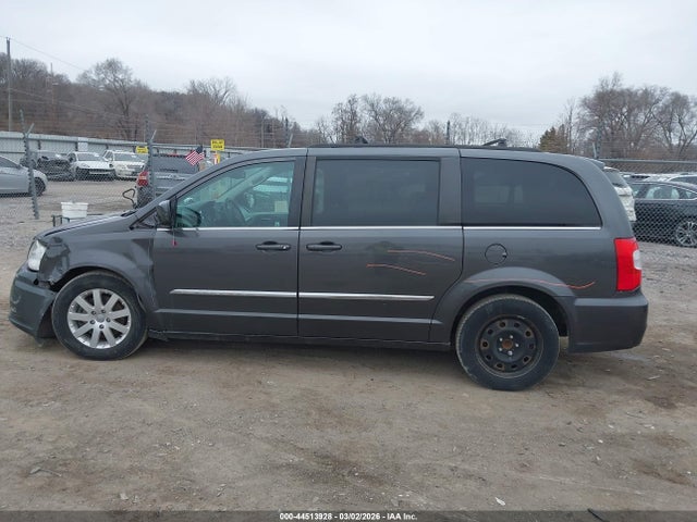 44513928 :رقم المزاد ، 2C4RC1BG0GR301883 vin ، 2016 Chrysler Town & Country Touring مزاد بيع