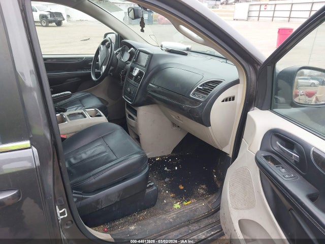 44513928 :رقم المزاد ، 2C4RC1BG0GR301883 vin ، 2016 Chrysler Town & Country Touring مزاد بيع