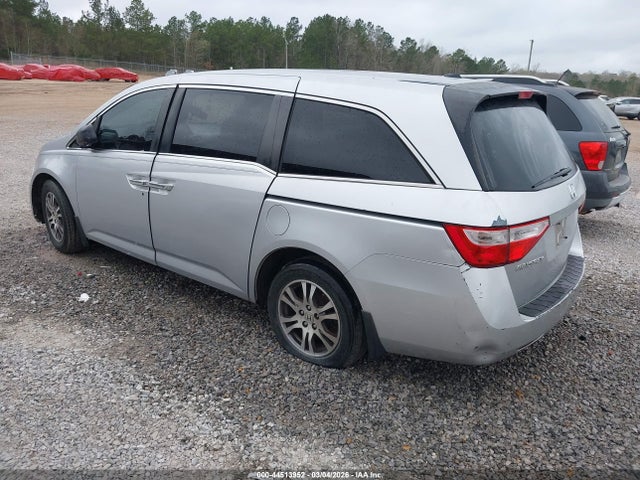 2011 HONDA ODYSSEY 5FNRL5H61BB041097 Photo 2