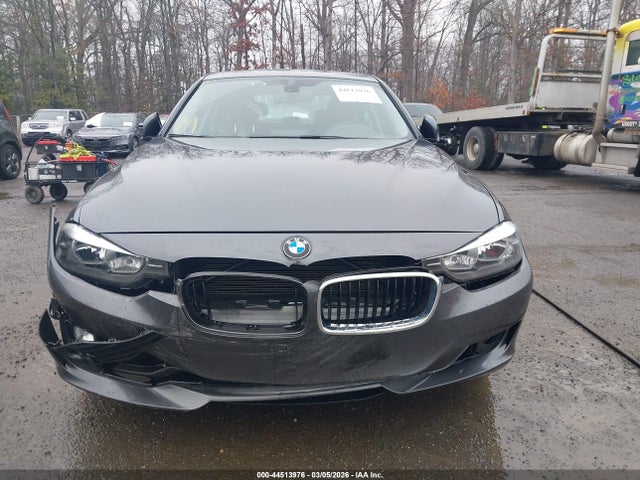 44513976 :رقم المزاد ، WBA3C3G57ENR25132 vin ، 2014 Bmw 320i Xdrive مزاد بيع