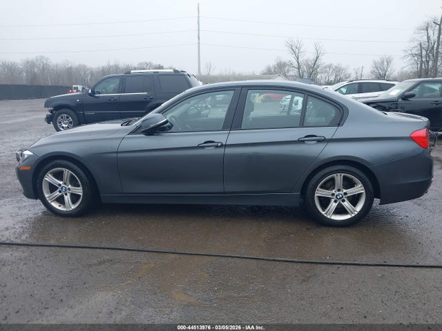 44513976 :رقم المزاد ، WBA3C3G57ENR25132 vin ، 2014 Bmw 320i Xdrive مزاد بيع
