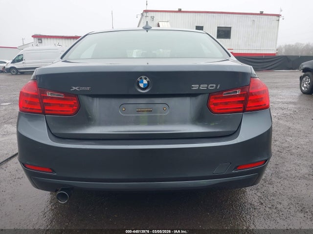 44513976 :رقم المزاد ، WBA3C3G57ENR25132 vin ، 2014 Bmw 320i Xdrive مزاد بيع