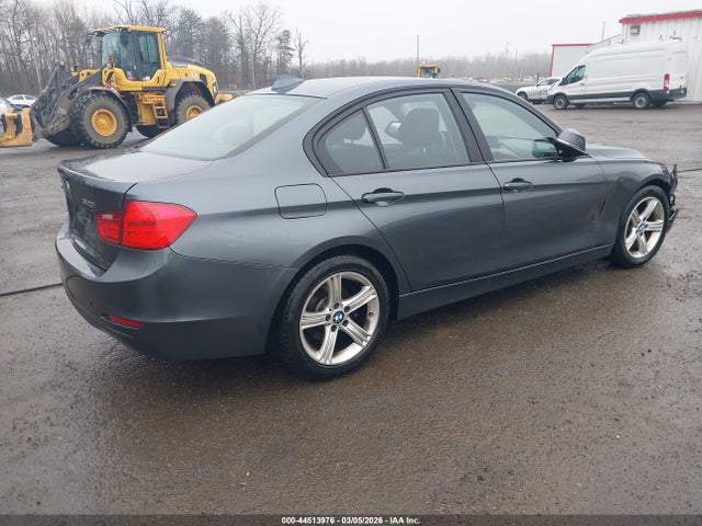 44513976 :رقم المزاد ، WBA3C3G57ENR25132 vin ، 2014 Bmw 320i Xdrive مزاد بيع