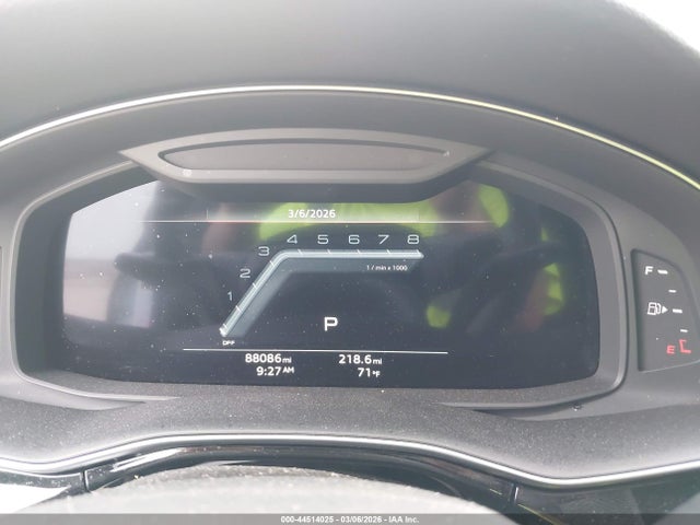44514025 :رقم المزاد ، WA1AWBF17PD009550 vin ، 2023 Audi Sq8 Premium Plus Tfsi Quattro Tiptronic مزاد بيع