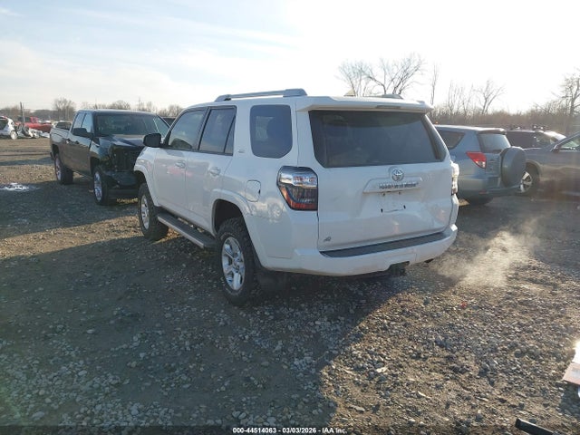2017 TOYOTA 4RUNNER JTEBU5JR6H5480823 Photo 2