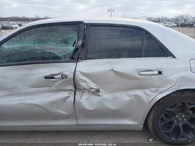 Продаж на аукціоні авто 2020 Chrysler 300 Touring, vin: 2C3CCAAG2LH115614, номер лоту: 44514066