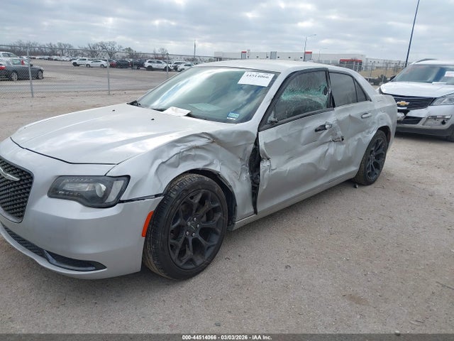 Продаж на аукціоні авто 2020 Chrysler 300 Touring, vin: 2C3CCAAG2LH115614, номер лоту: 44514066