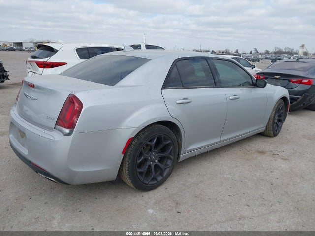 Продаж на аукціоні авто 2020 Chrysler 300 Touring, vin: 2C3CCAAG2LH115614, номер лоту: 44514066
