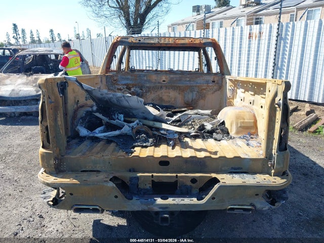 2024 Chevrolet Silverado 1500 4wd  Short Bed Rst მანქანა იყიდება აუქციონზე, vin: 3GCUDEE87RG396583, აუქციონის ნომერი: 44514131