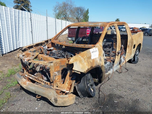 2024 Chevrolet Silverado 1500 4wd  Short Bed Rst მანქანა იყიდება აუქციონზე, vin: 3GCUDEE87RG396583, აუქციონის ნომერი: 44514131