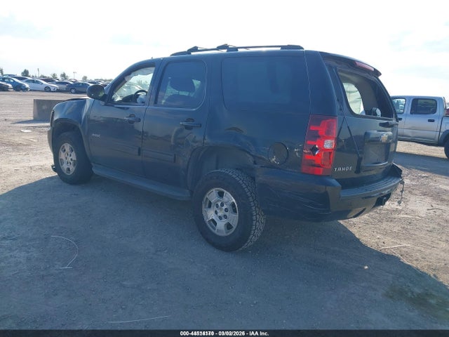 2011 CHEVROLET TAHOE 1GNSCAE01BR378087 Photo 2