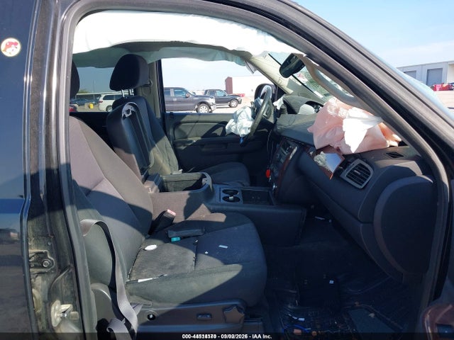 2011 CHEVROLET TAHOE 1GNSCAE01BR378087 Photo 4