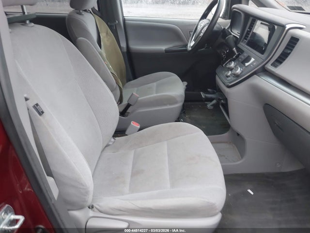 5TDZZ3DC6HS842398 Toyota Sienna L 7 Passenger