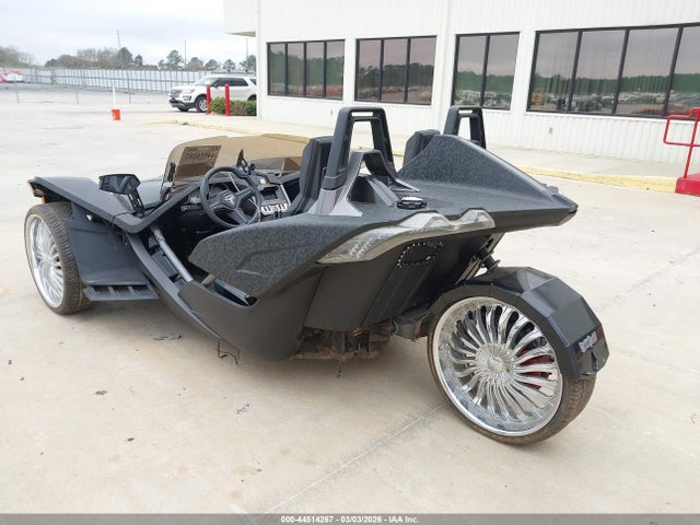 2015 POLARIS SLINGSHOT 57XAASFA8F5103778 Photo 2