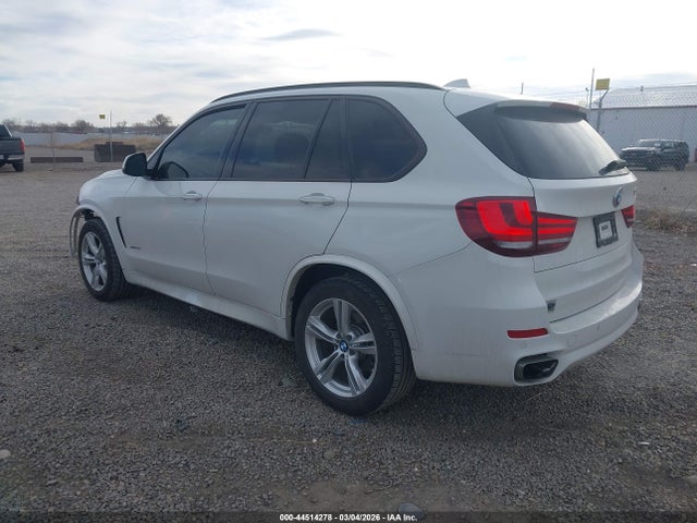 2015 BMW X5 5UXKR0C53F0P17506 Photo 2