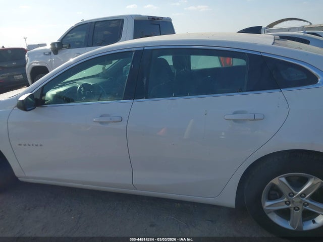 1G1ZB5ST9LF033059 Chevrolet Malibu Fwd Ls